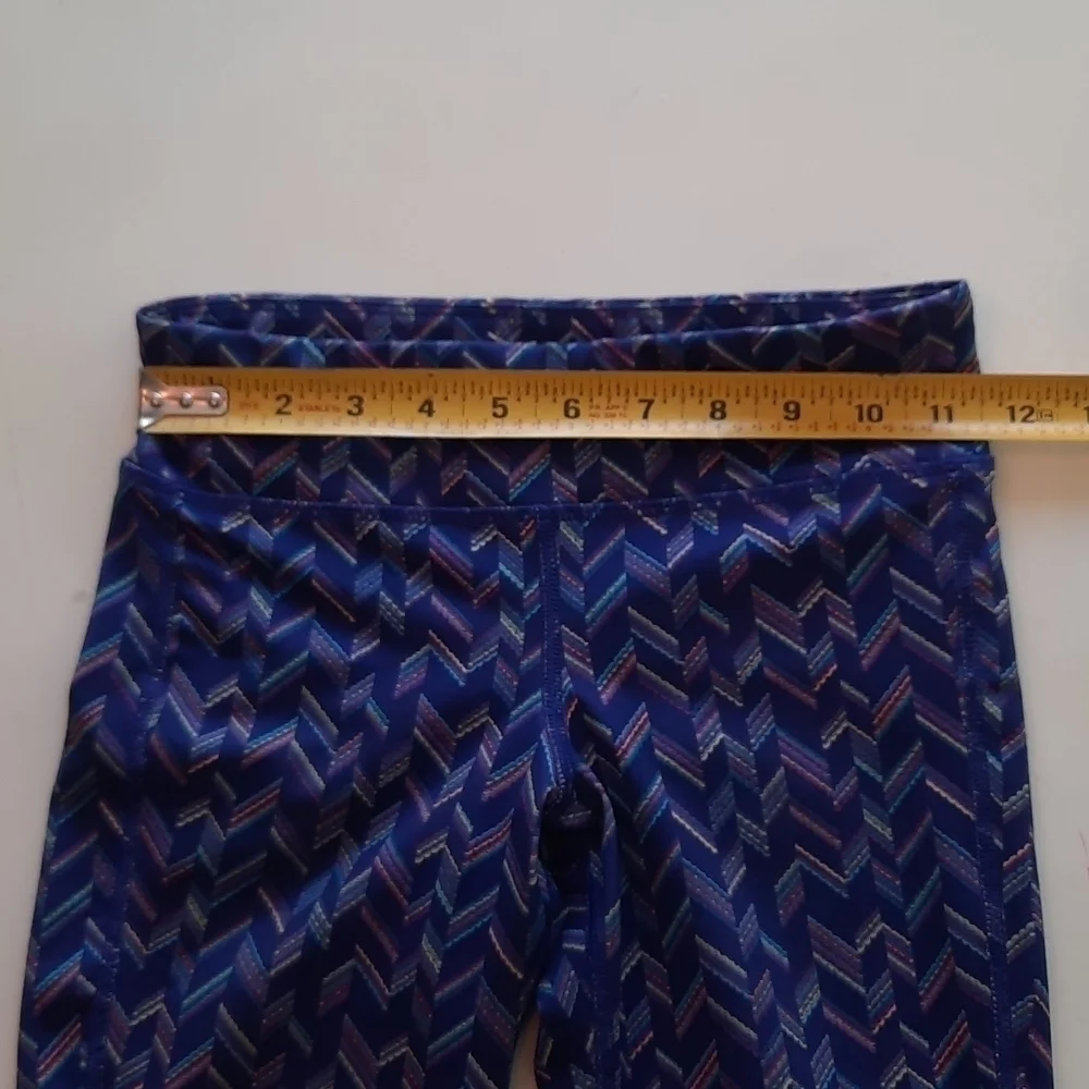 Old Navy Active purple patterned athletic full length leggings size medium 8